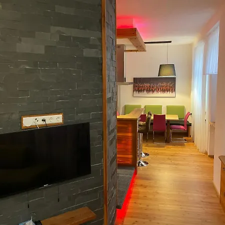 Romantikapartment Mit Sommercard Schladming Dachstein *